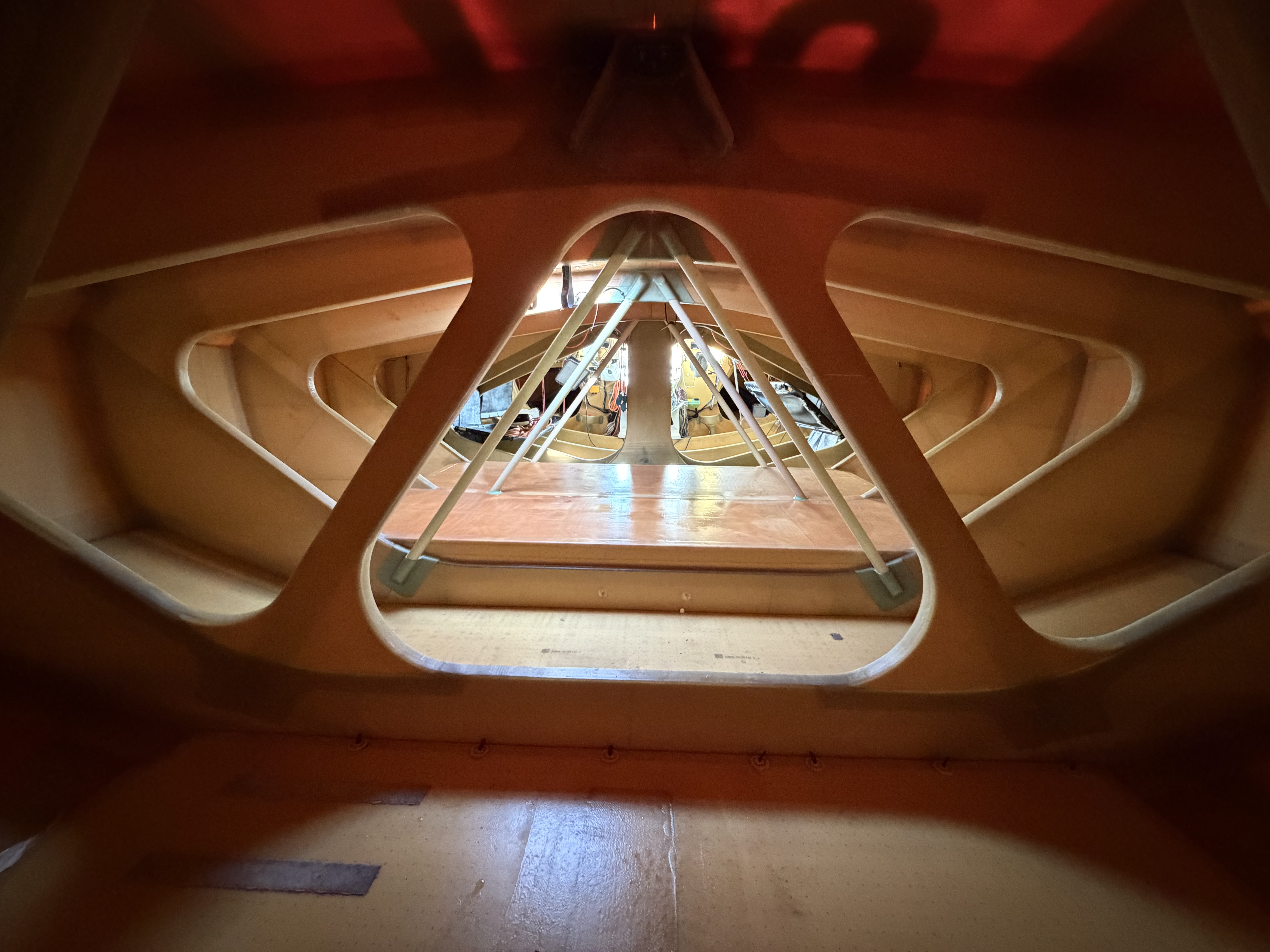 Class 40 hull interior structure